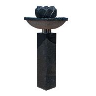 Pagodefontein Blossom, zwarte diabas met RVS hoogte 115 cm, incl. base