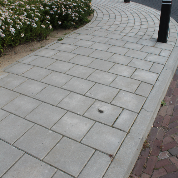 Betontegel 30x30x4,5 cm facet grijs