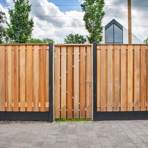Tuinscherm Dronten, keruing hardhout, RVS-geschroefd, 21-planks (19+2) 180 x 180 cm