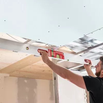 SOLA Strijklat met libel en gecentreerde handgrp. SLGI 2 200 cm