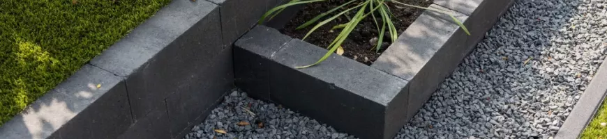 Muurblokken/ bielzen/ traptreden